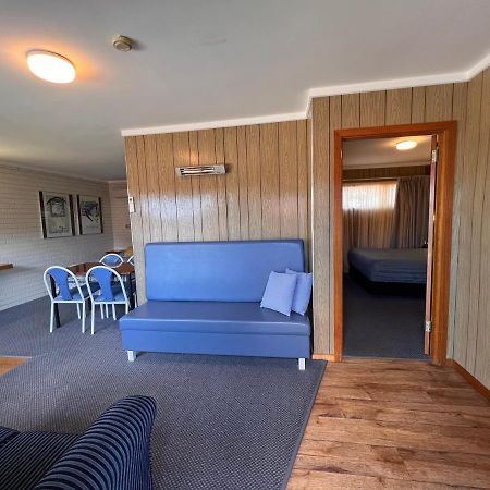Sturt Motel Balranald Exteriör bild