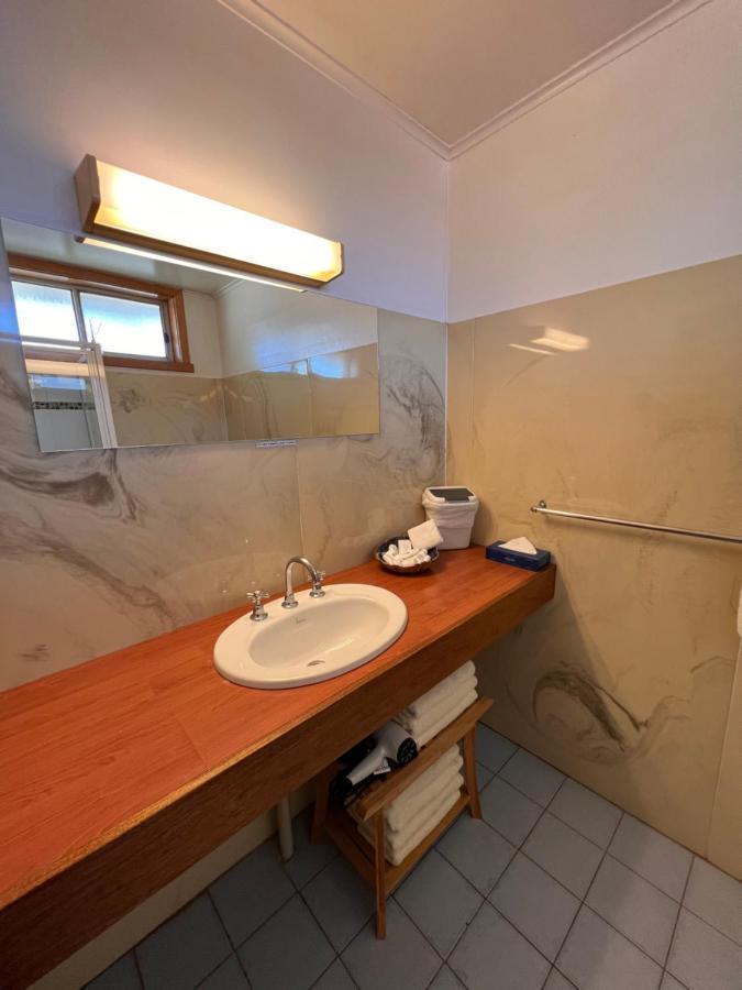 Sturt Motel Balranald Exteriör bild